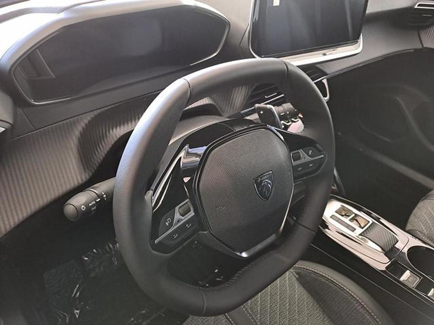 Peugeot 2008 Allure Hybrid eDCS6 107 kW (145 CV)