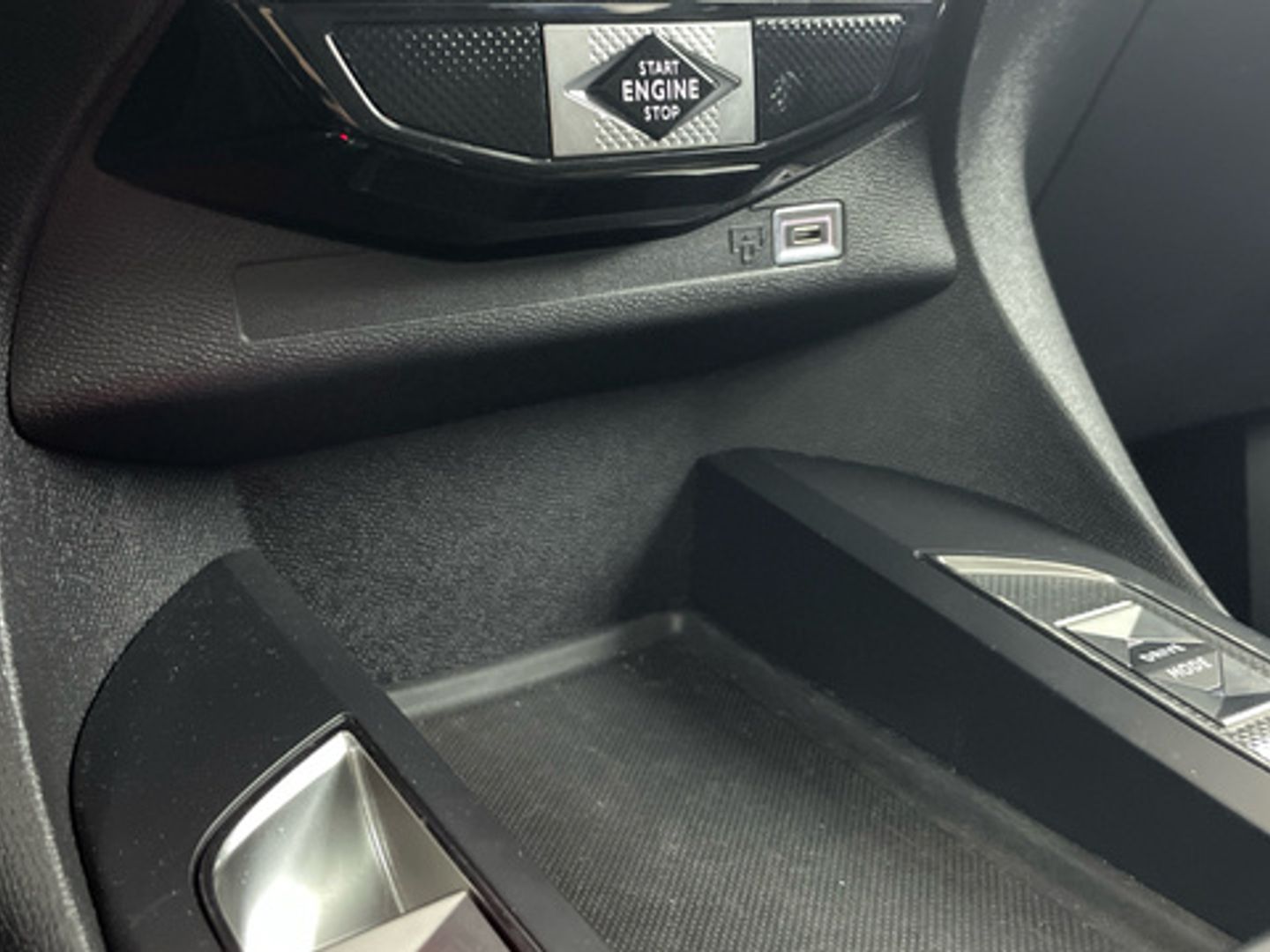 DS DS3 Crossback BlueHDi 130 Performance Line Auto 96 kW (131 CV)