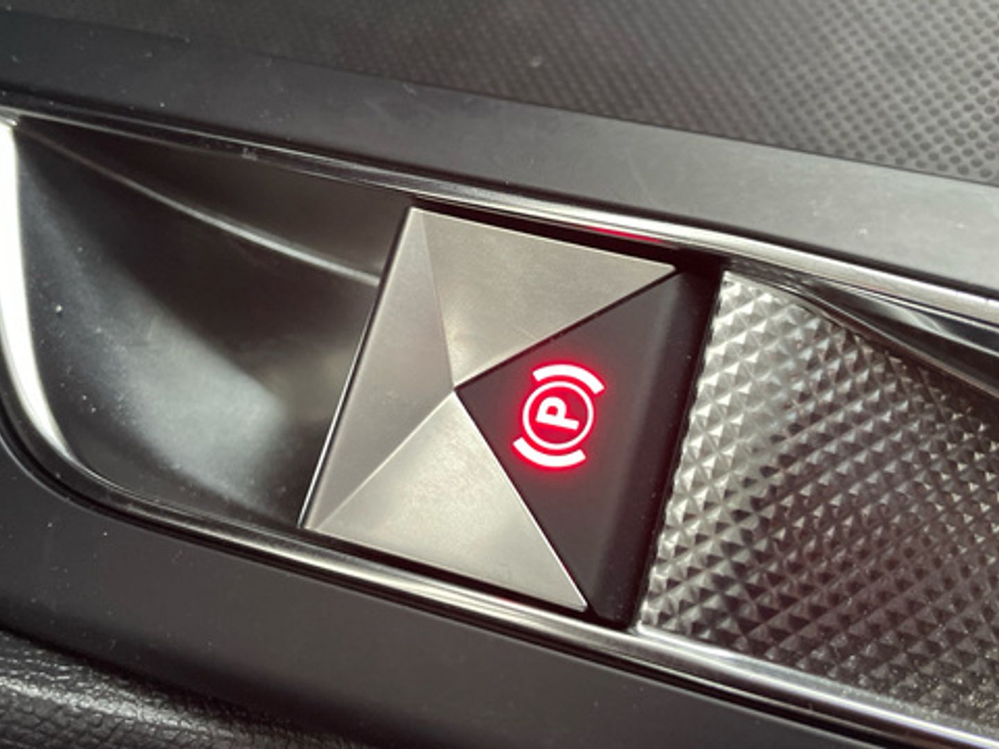 DS DS3 Crossback BlueHDi 130 Performance Line Auto 96 kW (131 CV)