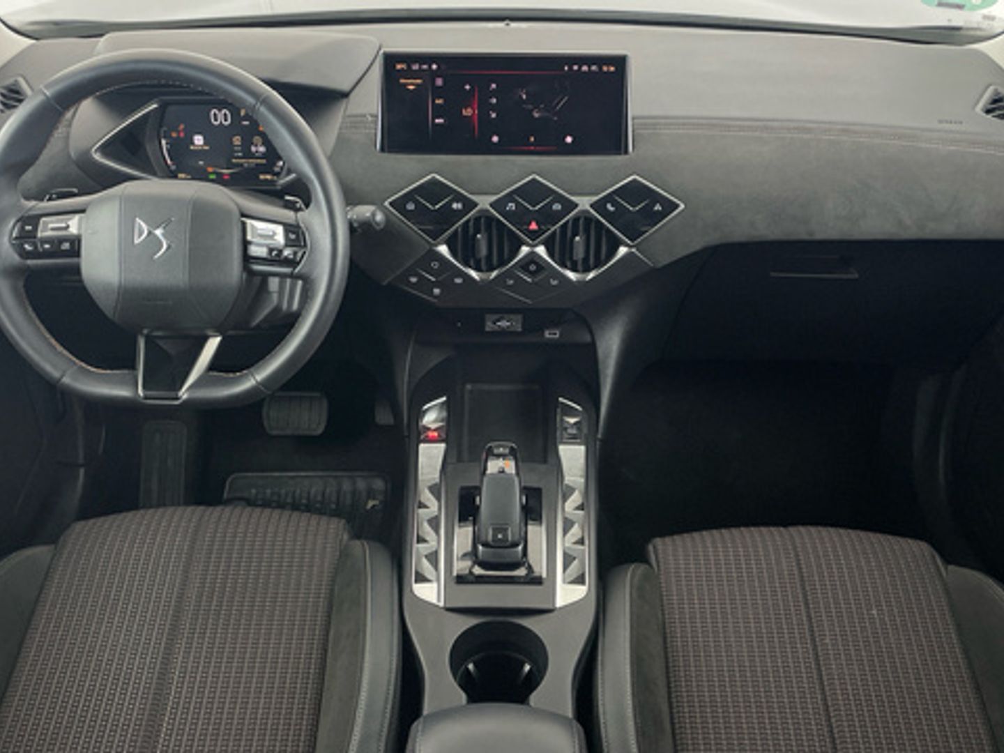 DS DS3 Crossback BlueHDi 130 Performance Line Auto 96 kW (131 CV)