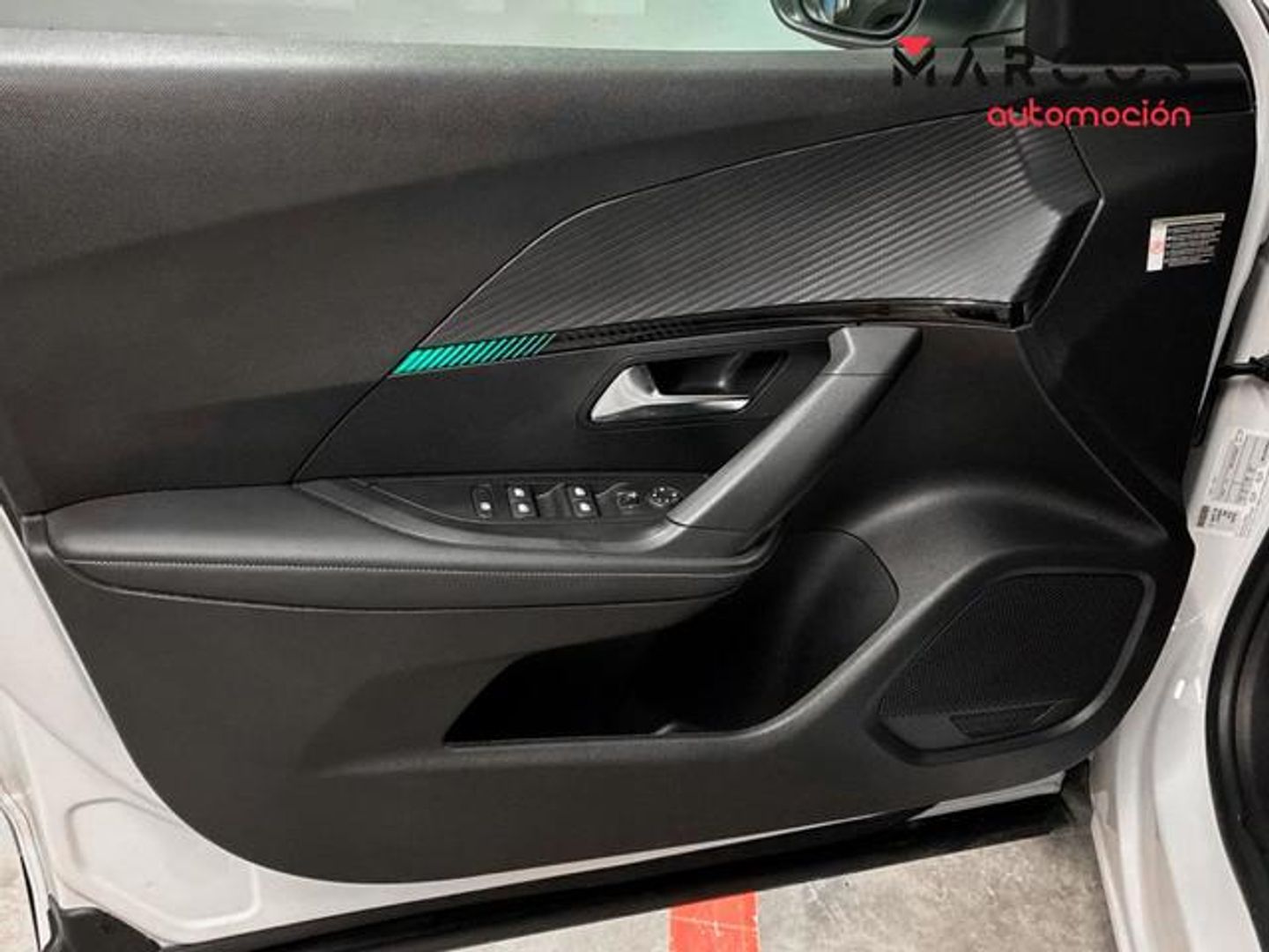 Peugeot 2008 PureTech 130 S&S Allure EAT8 96 kW (130 CV)