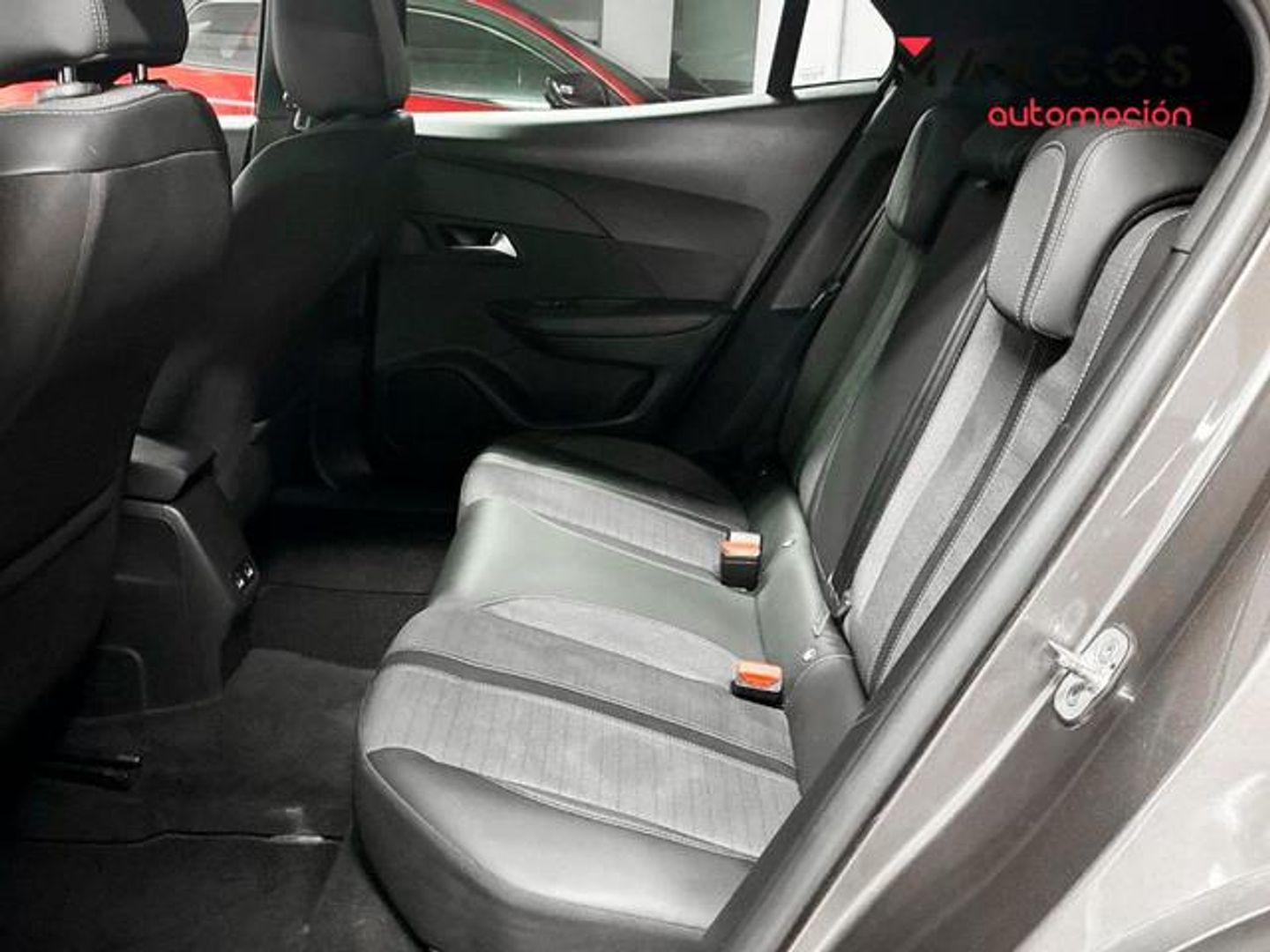 Peugeot 2008 BlueHDi 130 S&S Allure EAT8 96 kW (130 CV)