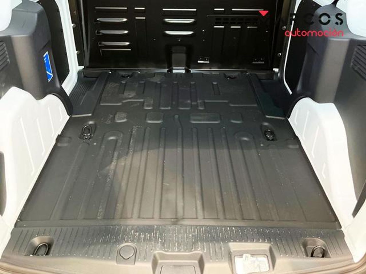 Ford Transit Courier Furgon BEV 54kWh Trend Auto 100 kW (136 CV)