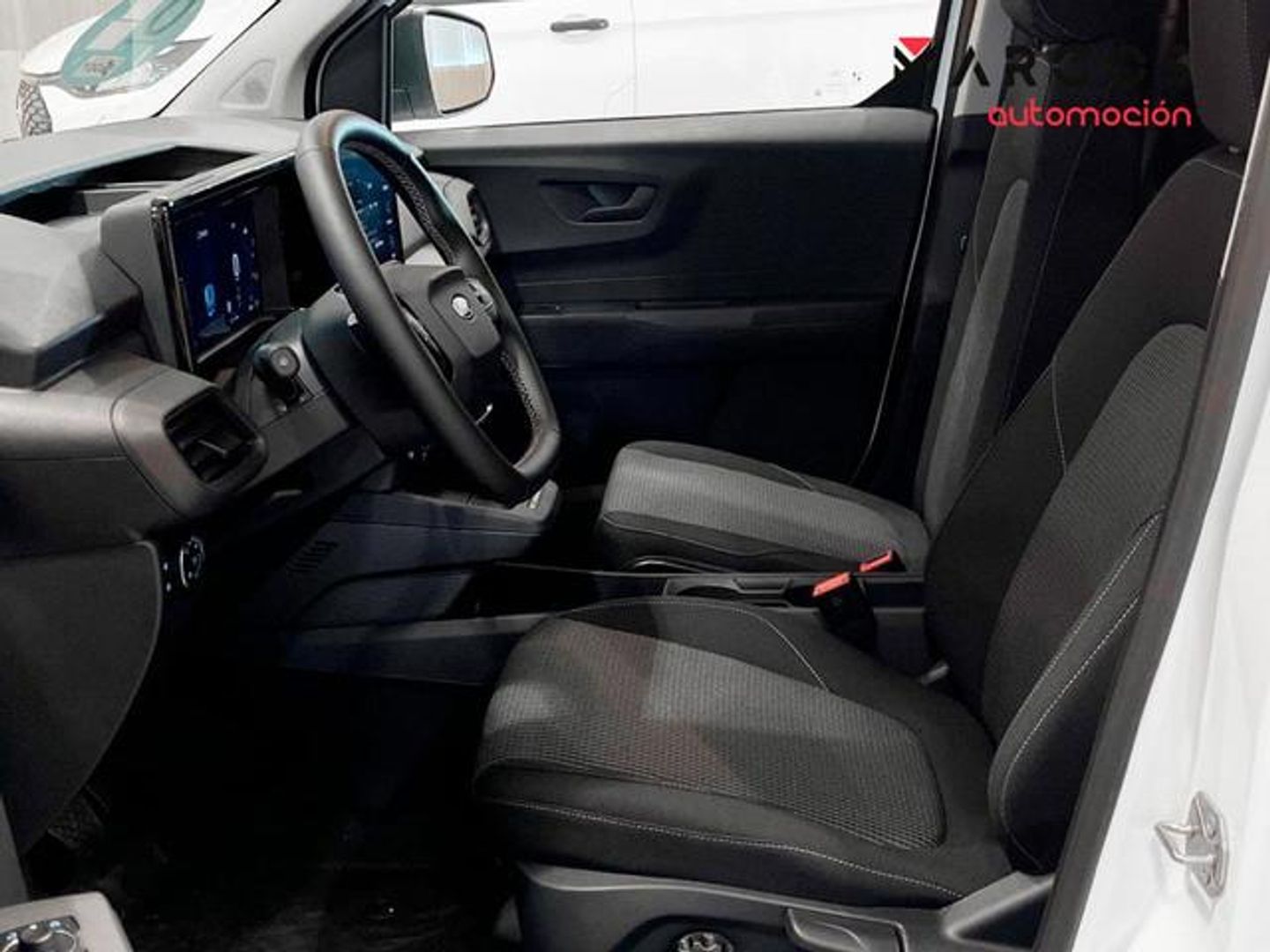 Ford Transit Courier Furgon BEV 54kWh Trend Auto 100 kW (136 CV)