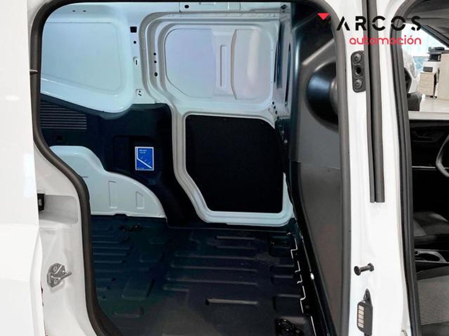 Ford Transit Courier Furgon BEV 54kWh Trend Auto 100 kW (136 CV)