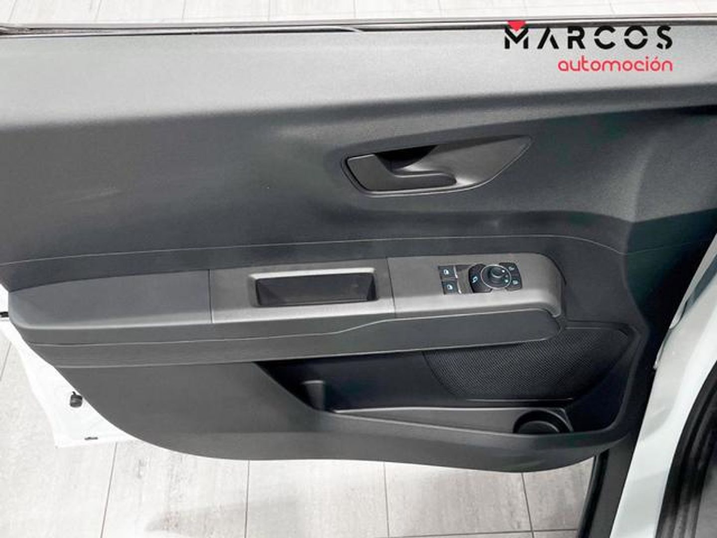 Ford Transit Courier Furgon BEV 54kWh Trend Auto 100 kW (136 CV)