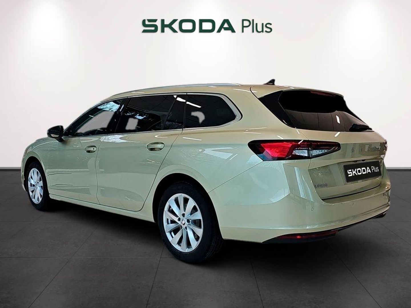 Skoda Superb Combi 1.5 TSI m-HEV Selection DSG 110 kW (150 CV)