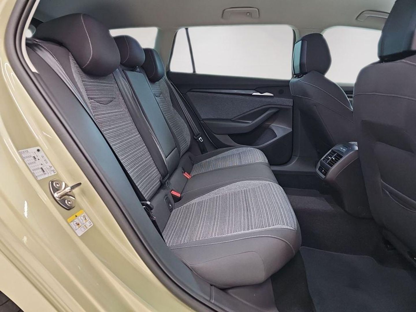 Skoda Superb Combi 1.5 TSI m-HEV Selection DSG 110 kW (150 CV)