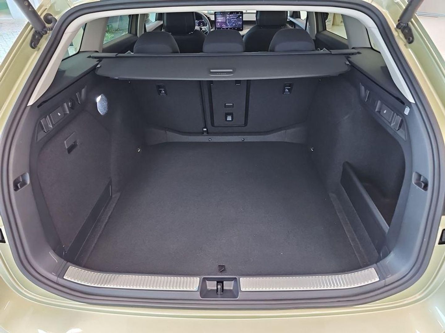 Skoda Superb Combi 1.5 TSI m-HEV Selection DSG 110 kW (150 CV)