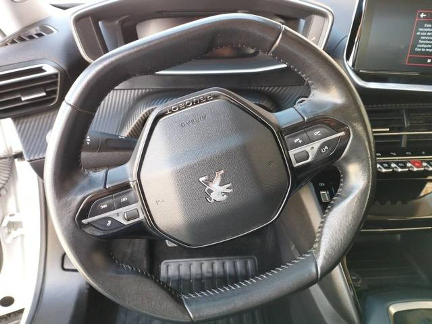 Peugeot 2008 BlueHDi 100 S&S Allure 74 kW (100 CV)