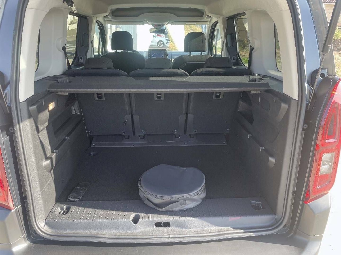 Citroen ë-Berlingo Shine Talla M 50kWh 100 kW (136 CV)