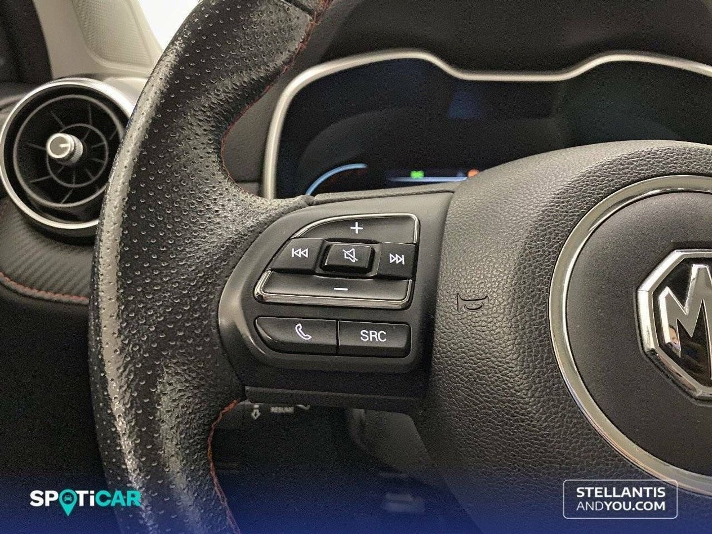 MG ZS 1.5 Luxury 78 kW (106 CV)