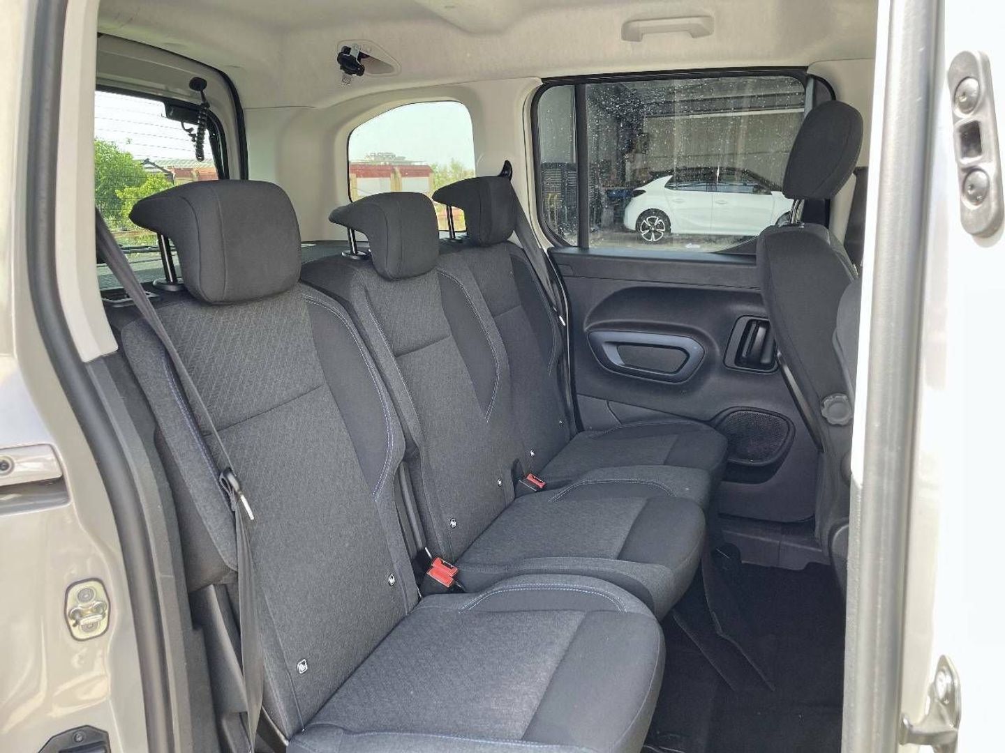 Peugeot Rifter Allure Standard PureTech EAT8 96 kW (130 CV)