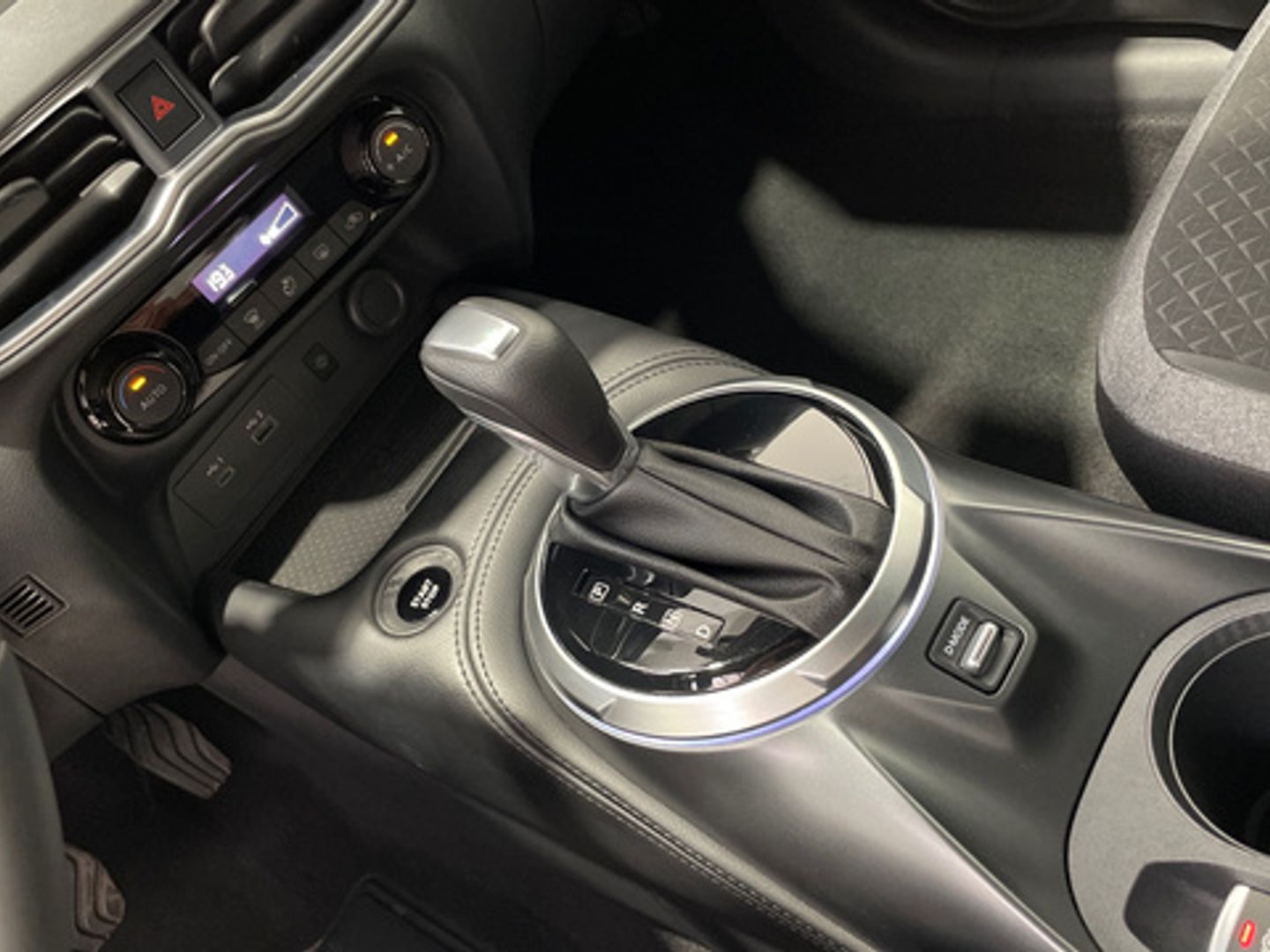 Nissan Juke 1.6 Hybrid N-Connecta Auto 105 kW (143 CV)