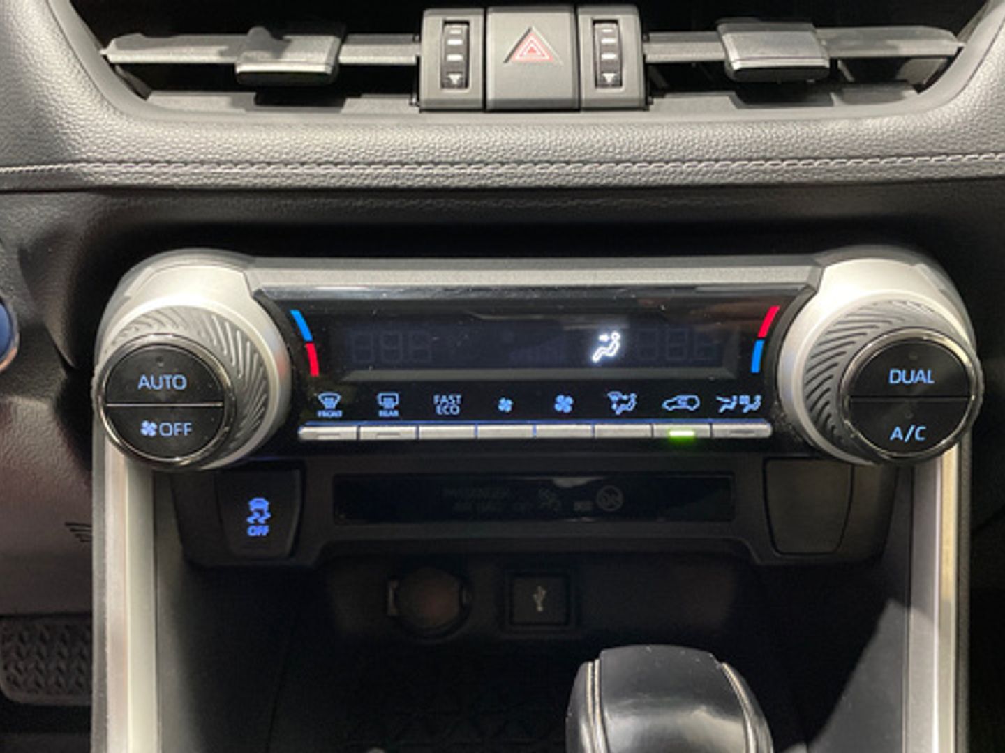 Toyota Rav4 220H Business 4WD 163 kW (222 CV)