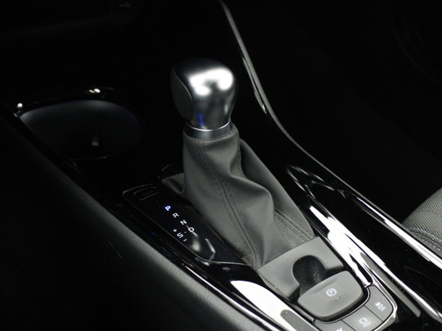 Toyota C-HR 180H Advance 135 kW (184 CV)