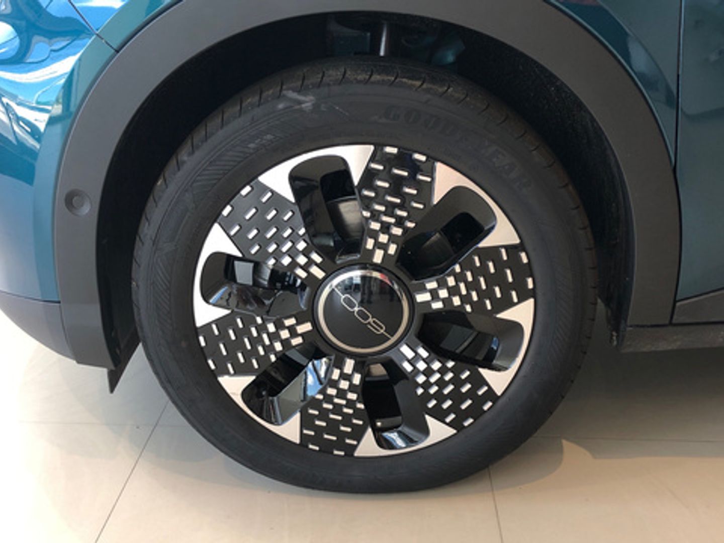 Fiat 600e La prima 54kwh 115 kW (156 CV)