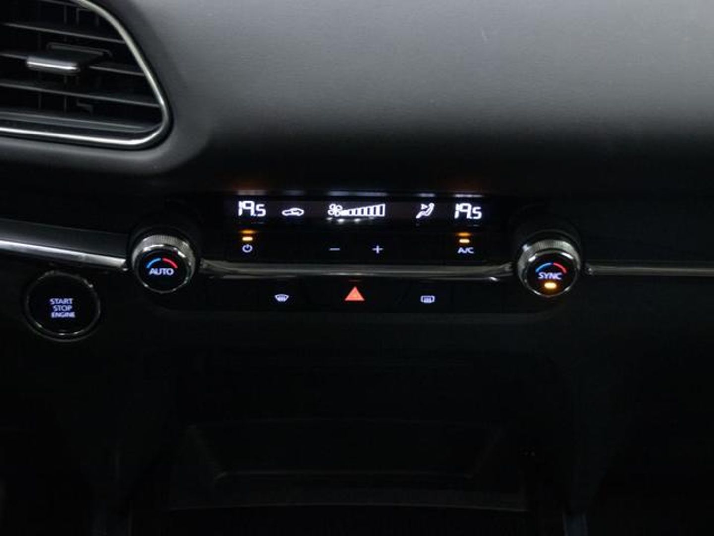 Mazda CX-30 2.0 Skyactiv-G Zenith 2WD 90 kW (122 CV)