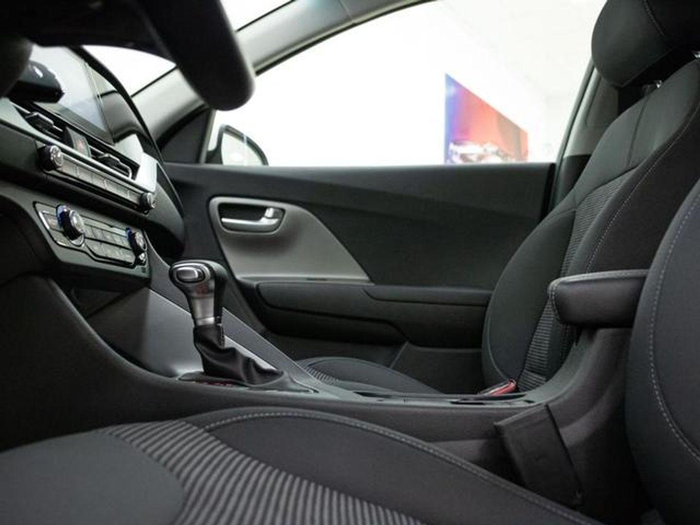 Kia Niro 1.6 GDi HEV Concept 104 kW (141 CV)