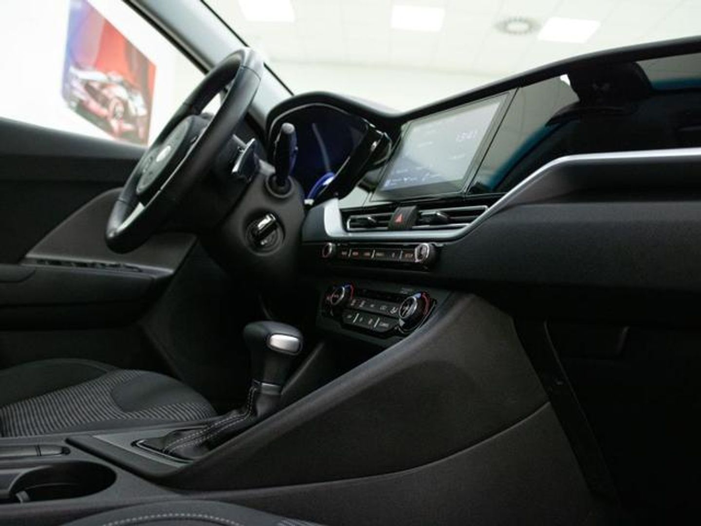 Kia Niro 1.6 GDi HEV Concept 104 kW (141 CV)