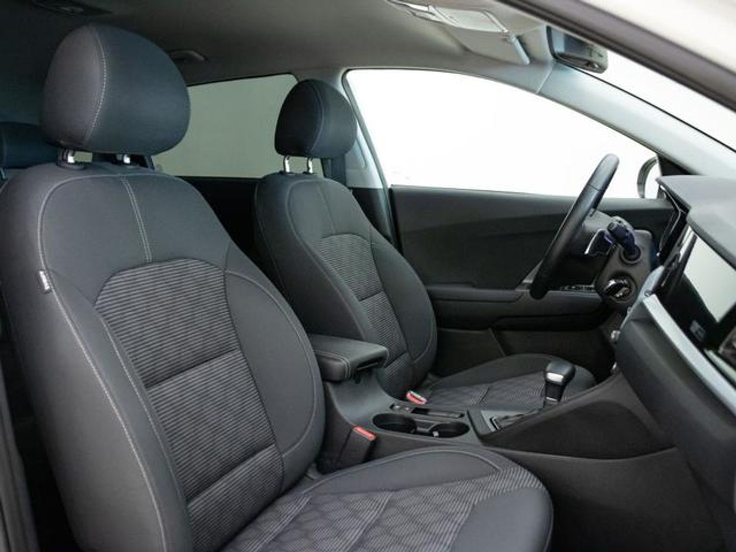 Kia Niro 1.6 GDi HEV Concept 104 kW (141 CV)