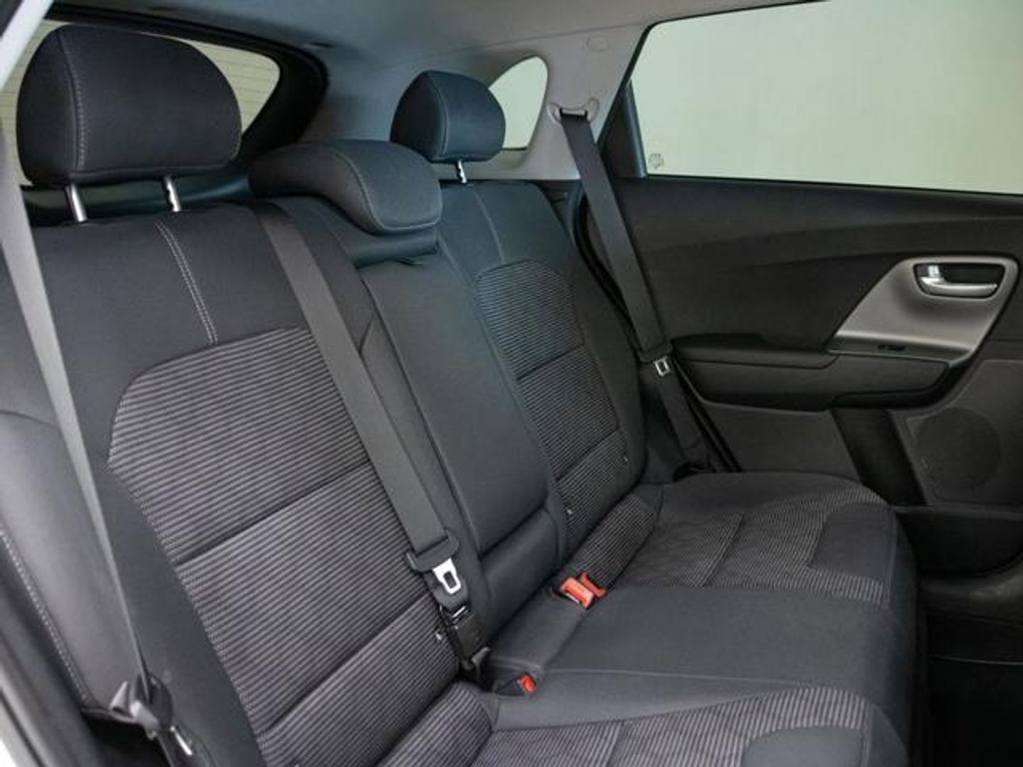Kia Niro 1.6 GDi HEV Concept 104 kW (141 CV)