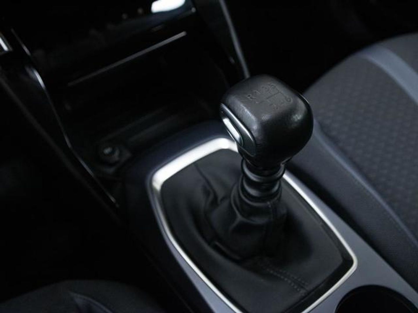 Peugeot 2008 PureTech 130 S&S Allure 96 kW (130 CV)