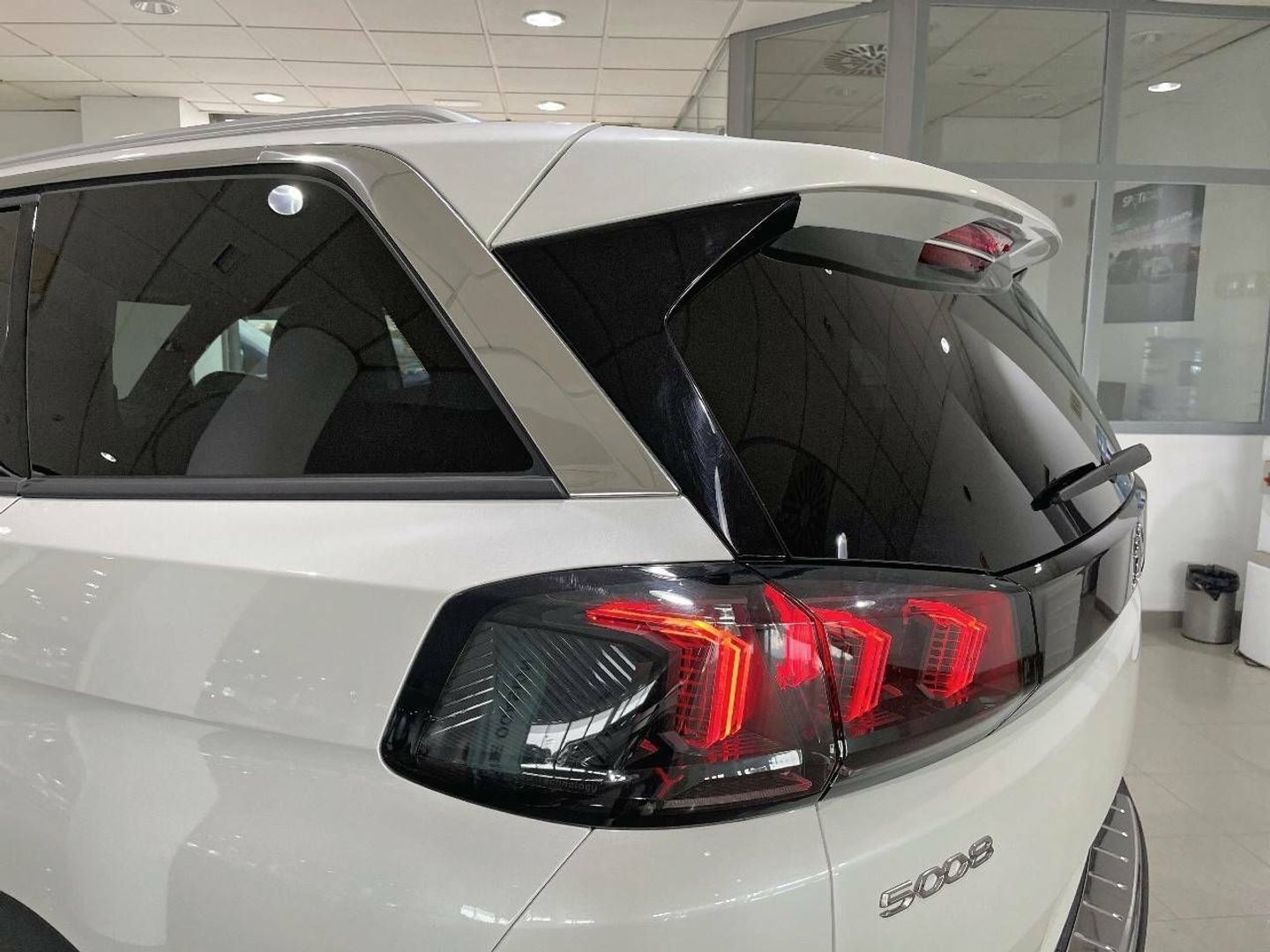 Peugeot 5008 BlueHDI 130 S&S Allure Pack EAT8 96 kW (130 CV)