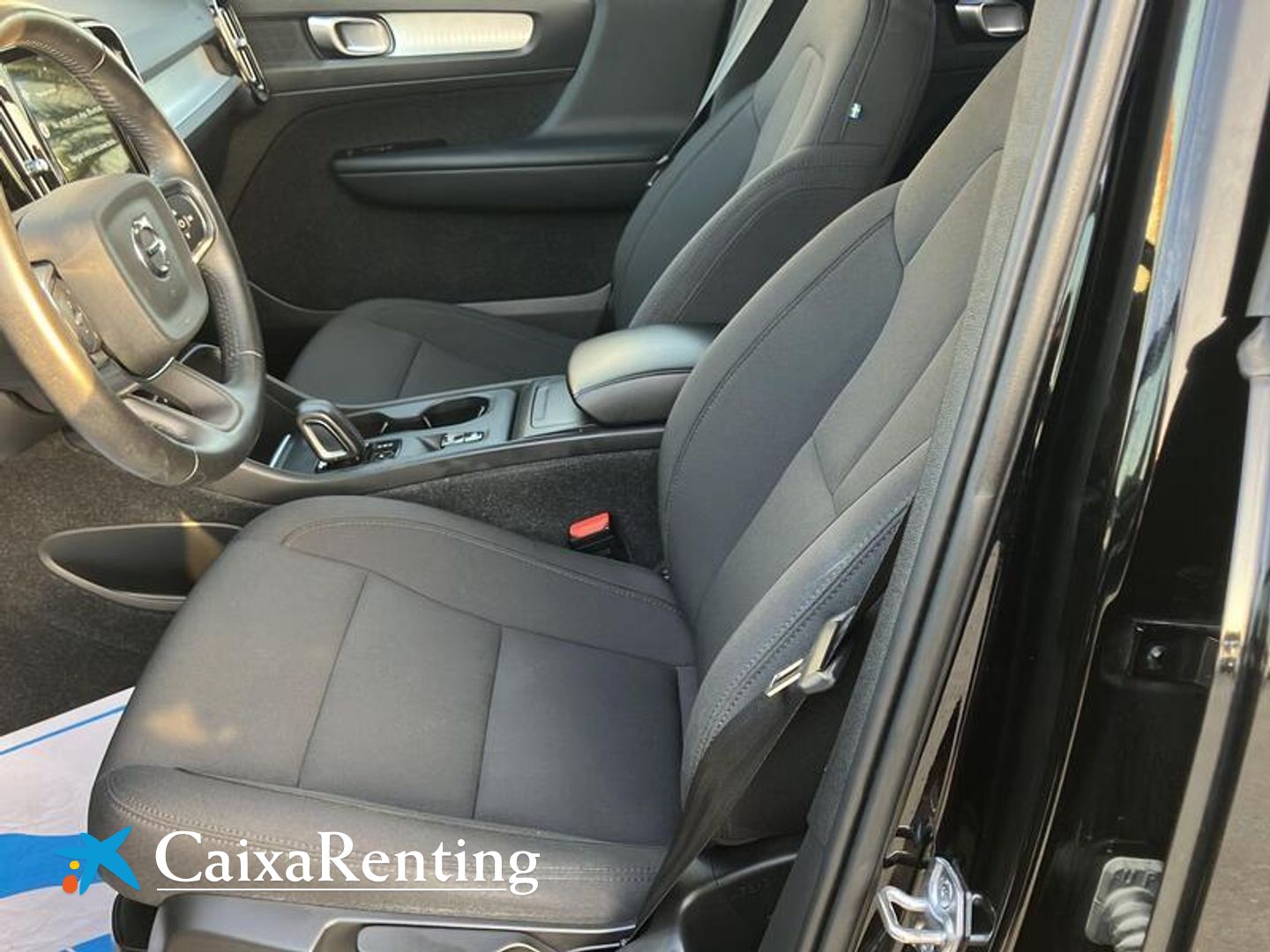 Volvo XC40 T2 Momentum Pro Auto 95 kW (129 CV)