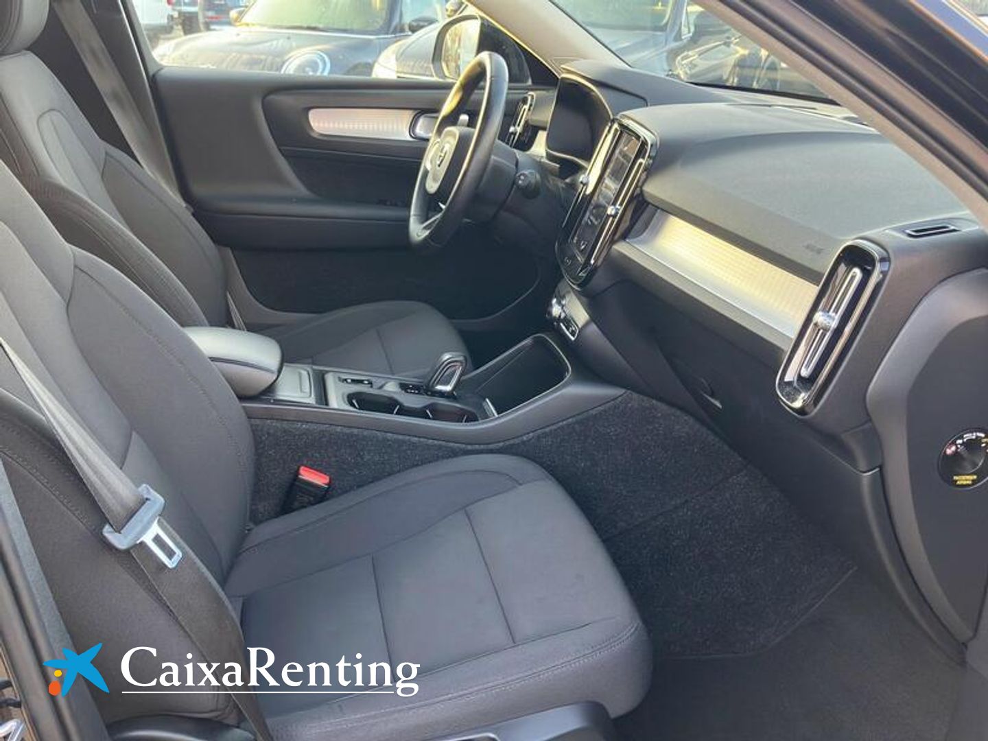 Volvo XC40 T2 Momentum Pro Auto 95 kW (129 CV)