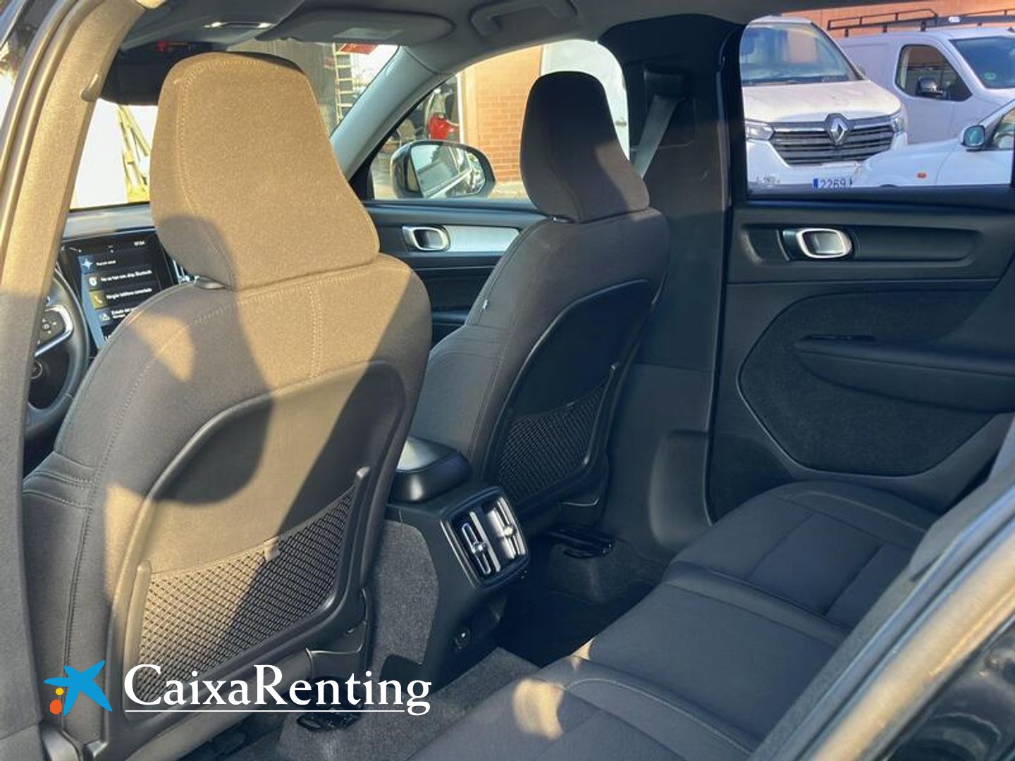 Volvo XC40 T2 Momentum Pro Auto 95 kW (129 CV)