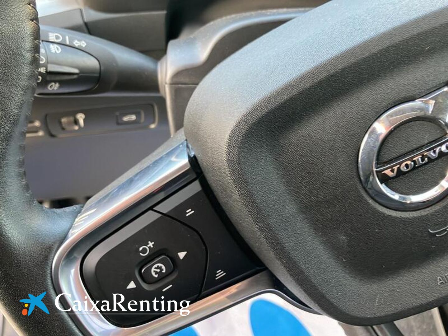 Volvo XC40 T2 Momentum Pro Auto 95 kW (129 CV)