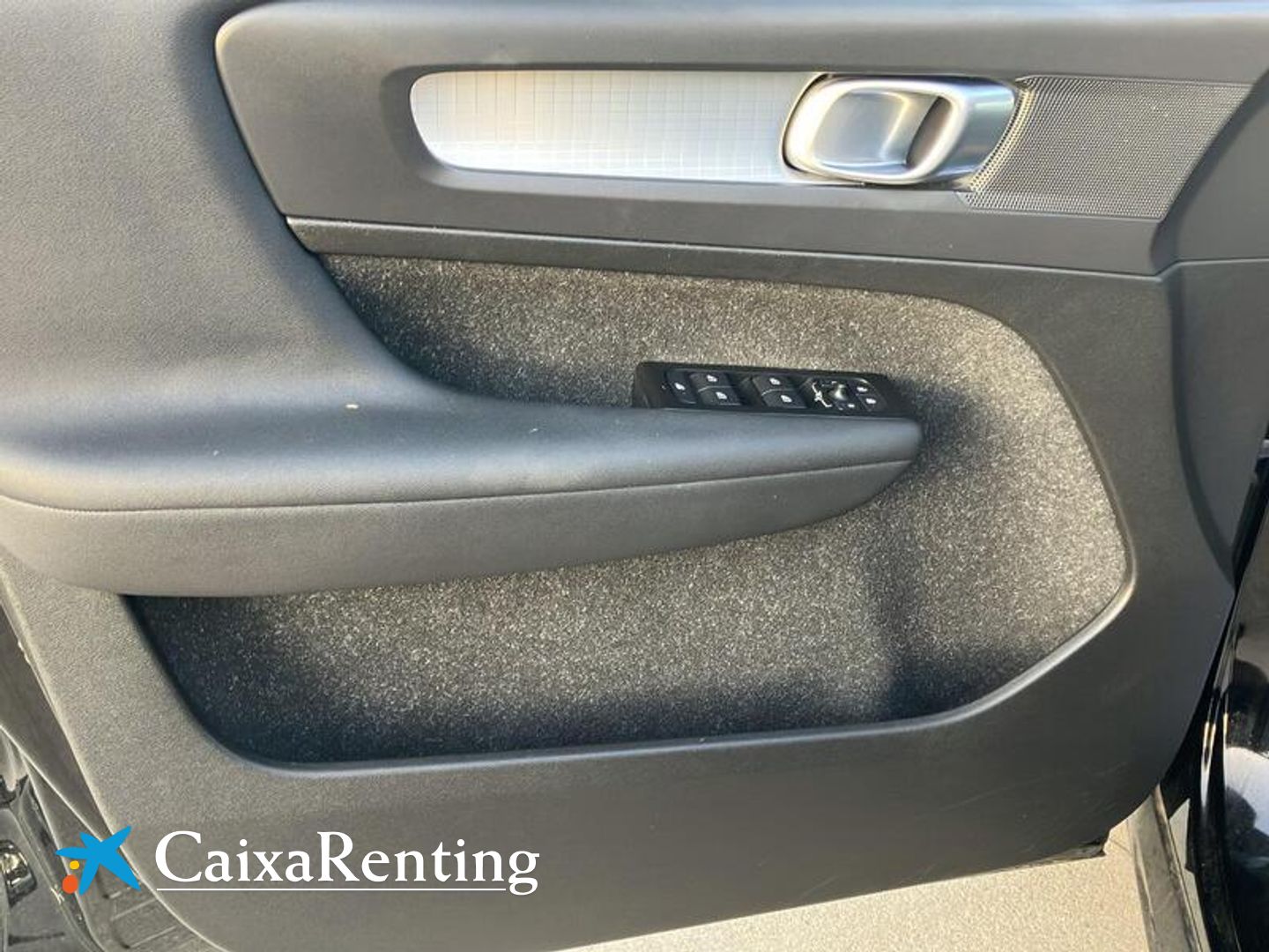 Volvo XC40 T2 Momentum Pro Auto 95 kW (129 CV)