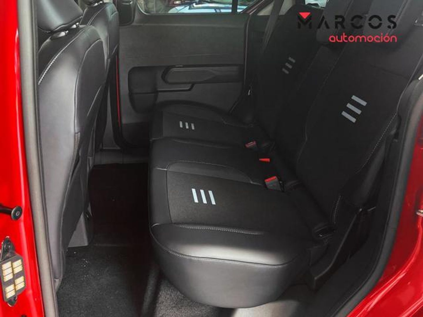 Ford Tourneo Courier BEV 43,5kWh Active Auto 100 kW (136 CV)