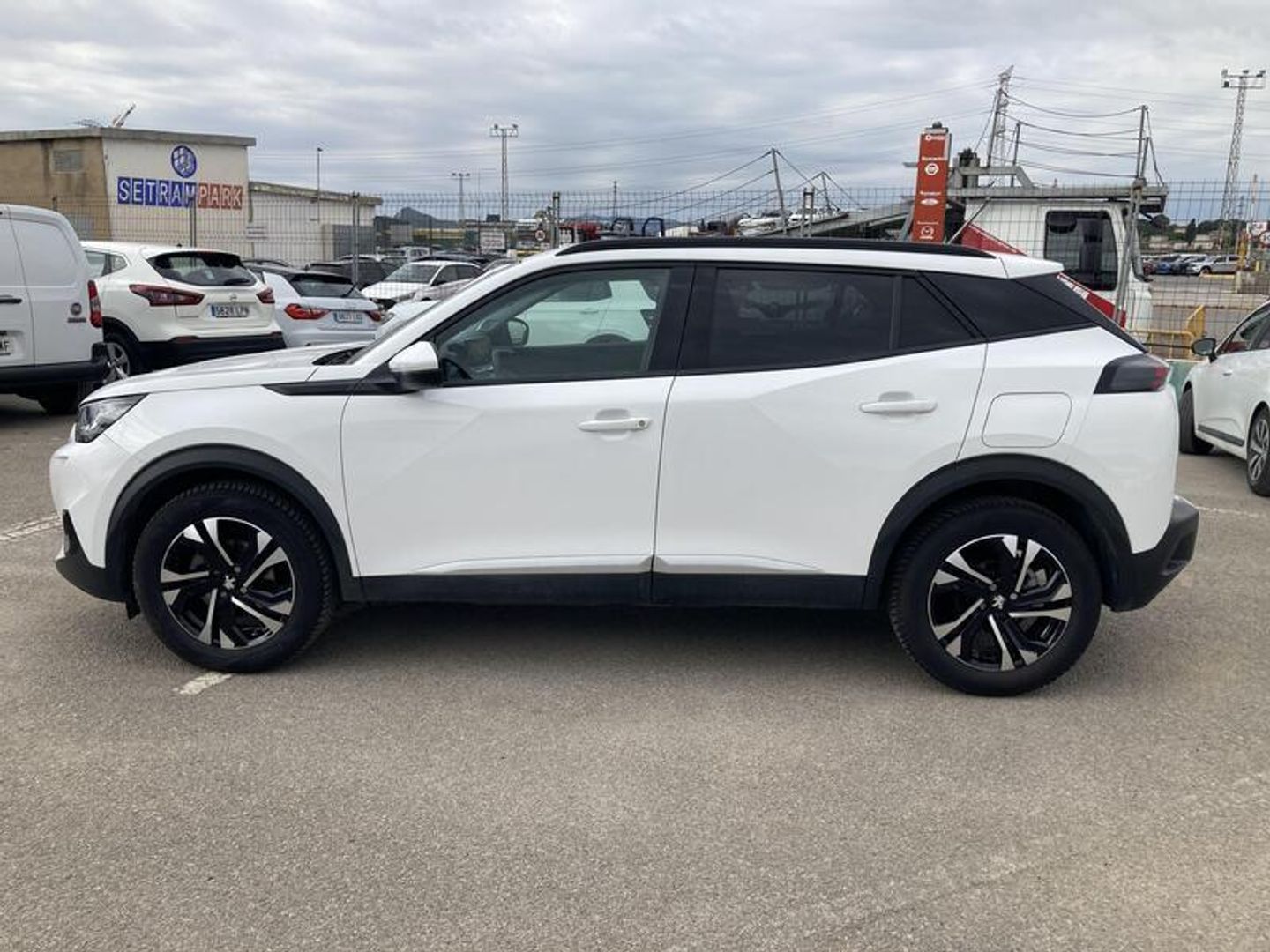 Peugeot 2008 PureTech 130 S&S Allure Pack EAT8 96 kW (130 CV)