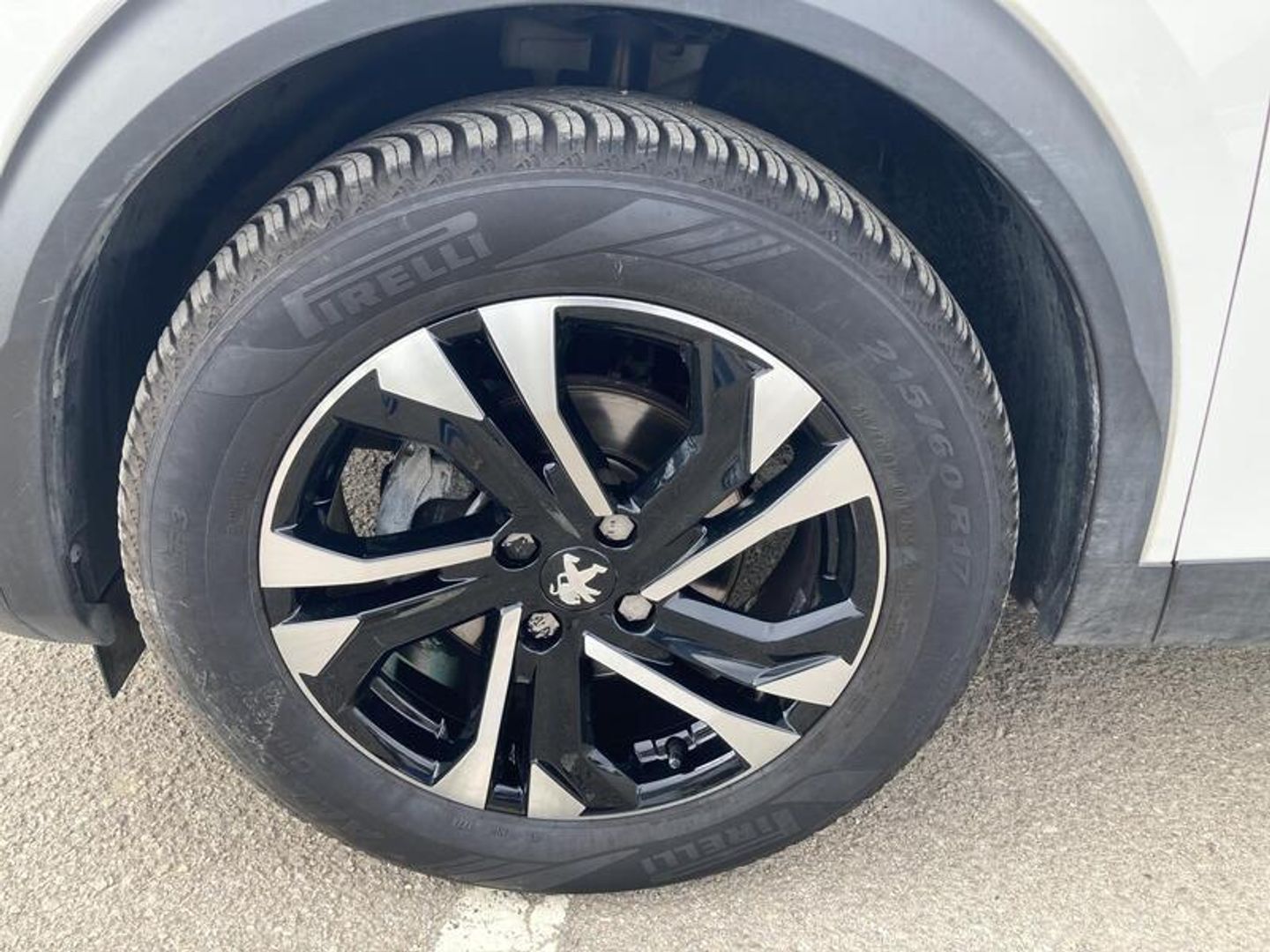Peugeot 2008 PureTech 130 S&S Allure Pack EAT8 96 kW (130 CV)