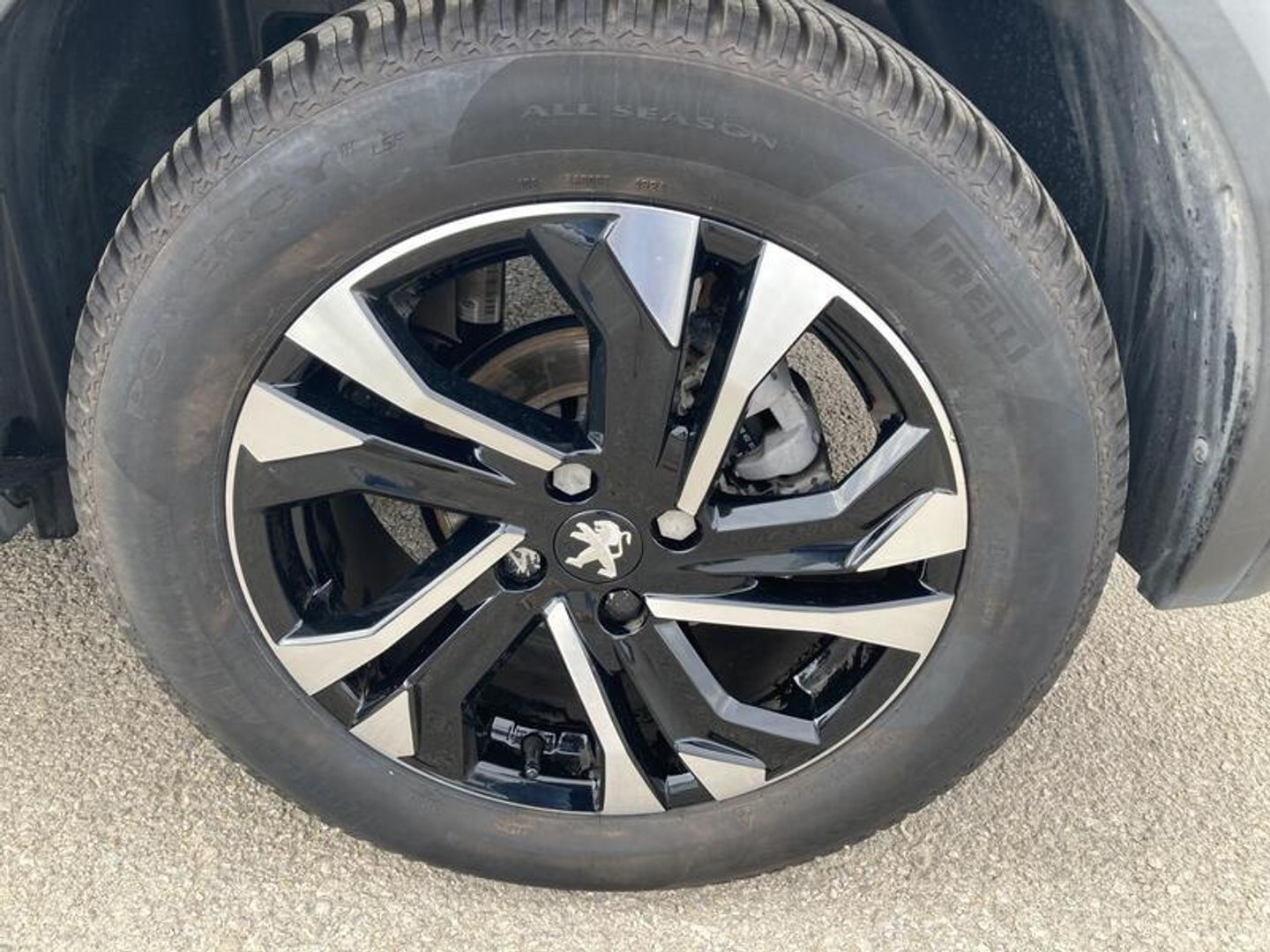 Peugeot 2008 PureTech 130 S&S Allure Pack EAT8 96 kW (130 CV)