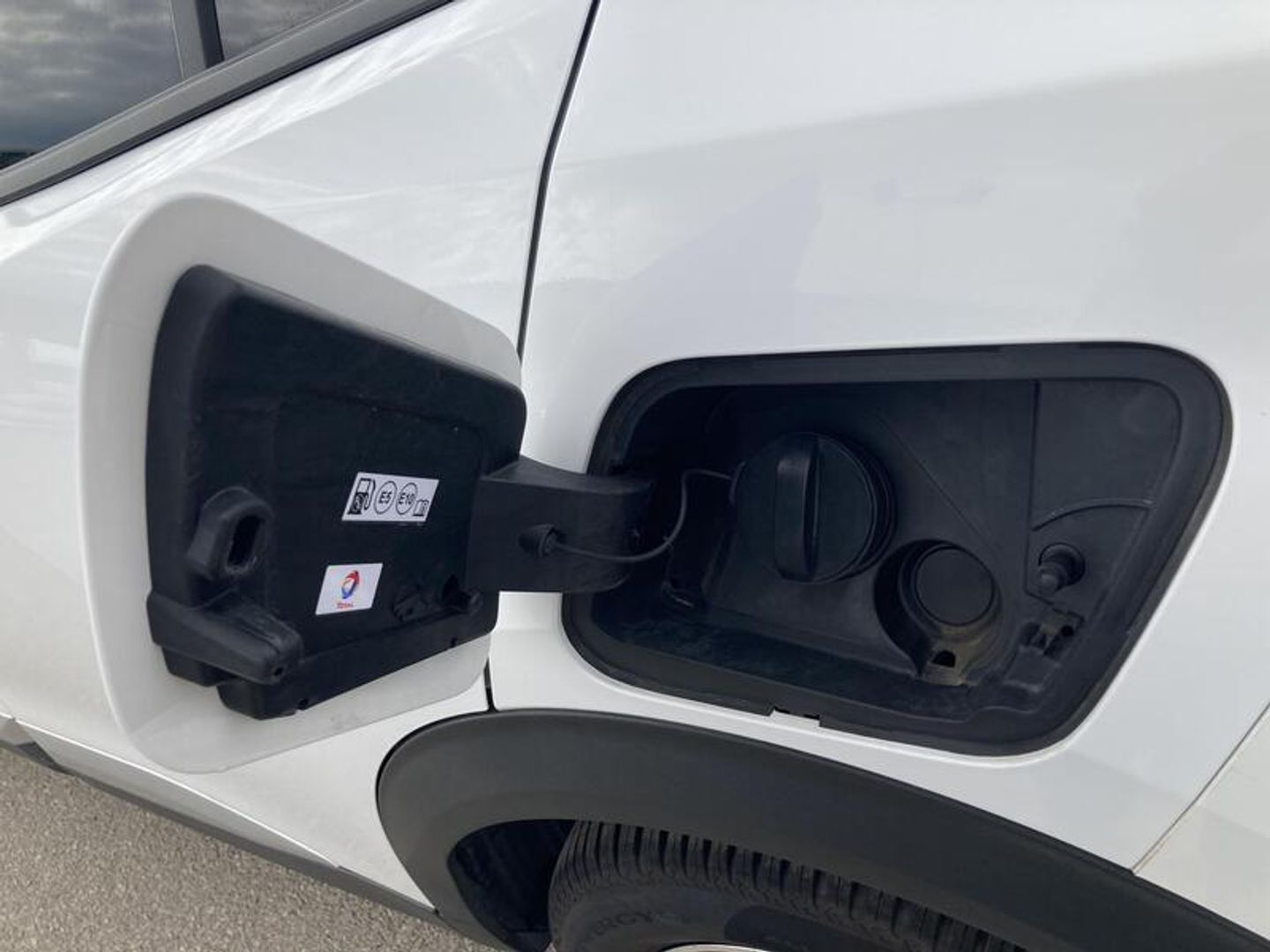 Peugeot 2008 PureTech 130 S&S Allure Pack EAT8 96 kW (130 CV)