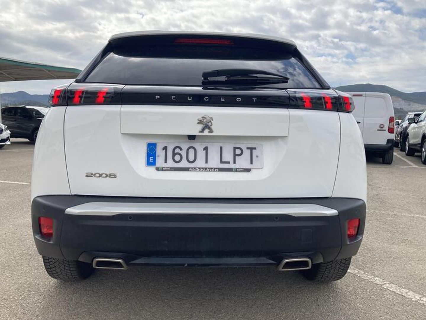 Peugeot 2008 PureTech 130 S&S Allure Pack EAT8 96 kW (130 CV)