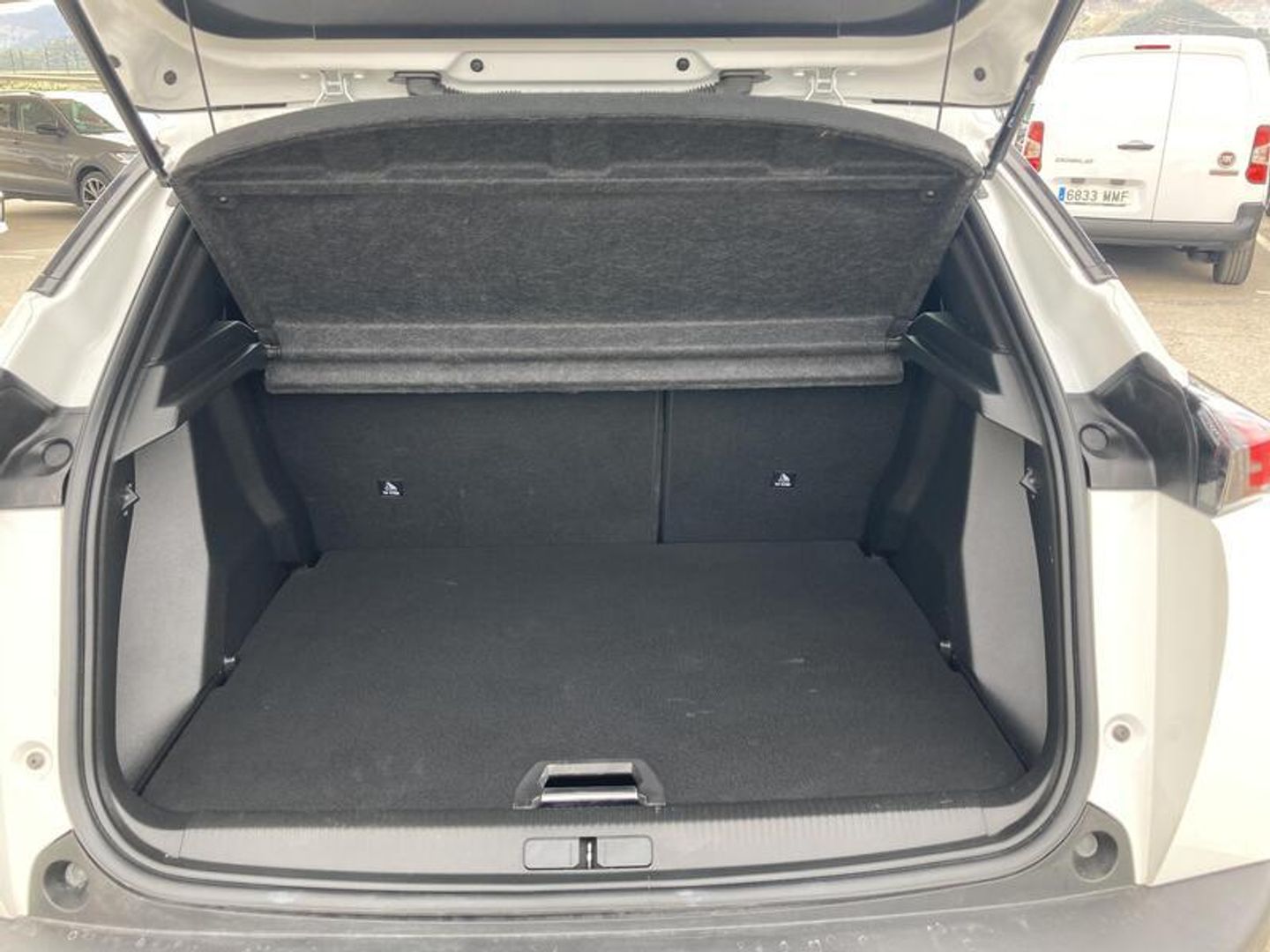 Peugeot 2008 PureTech 130 S&S Allure Pack EAT8 96 kW (130 CV)