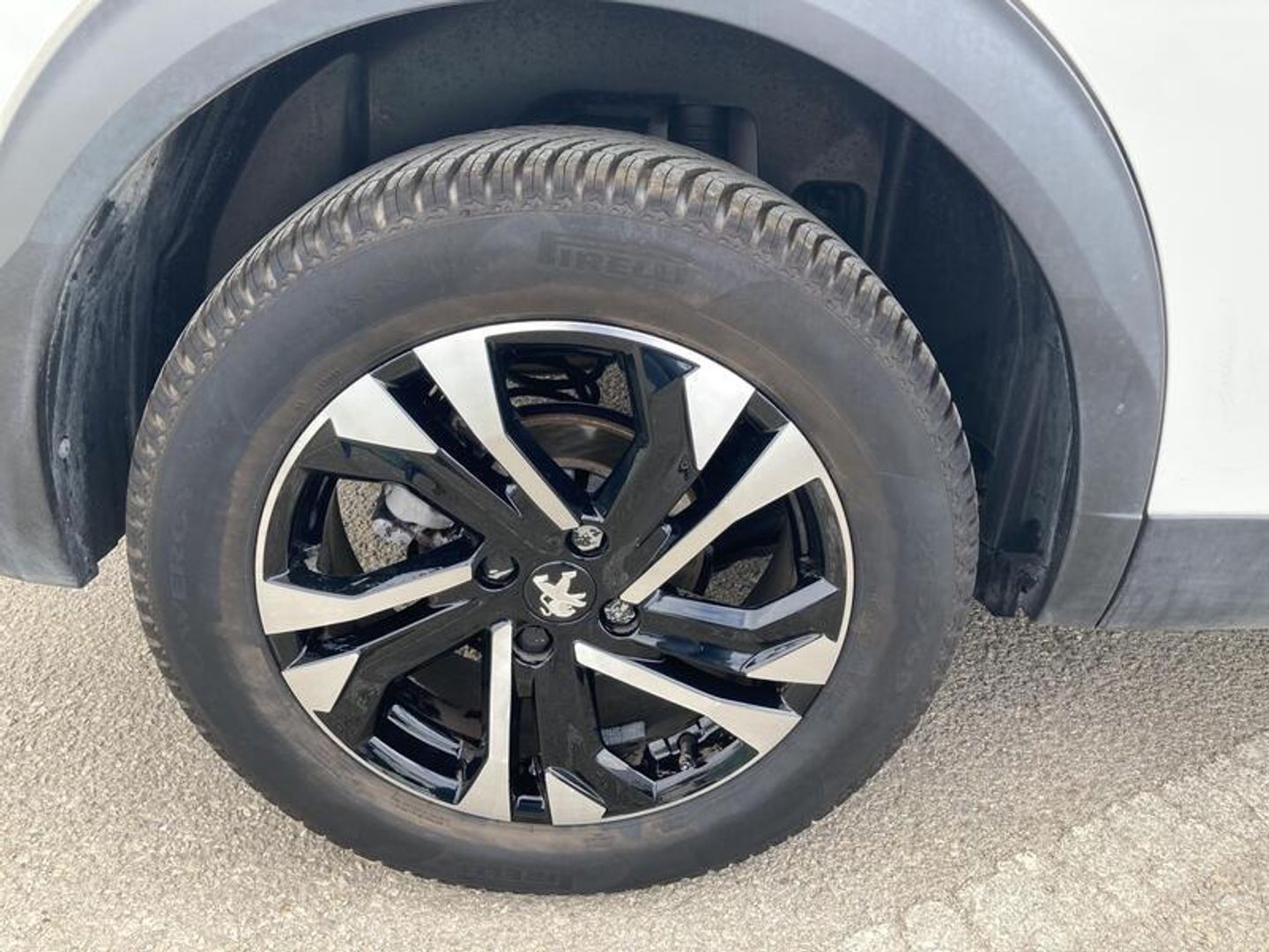 Peugeot 2008 PureTech 130 S&S Allure Pack EAT8 96 kW (130 CV)