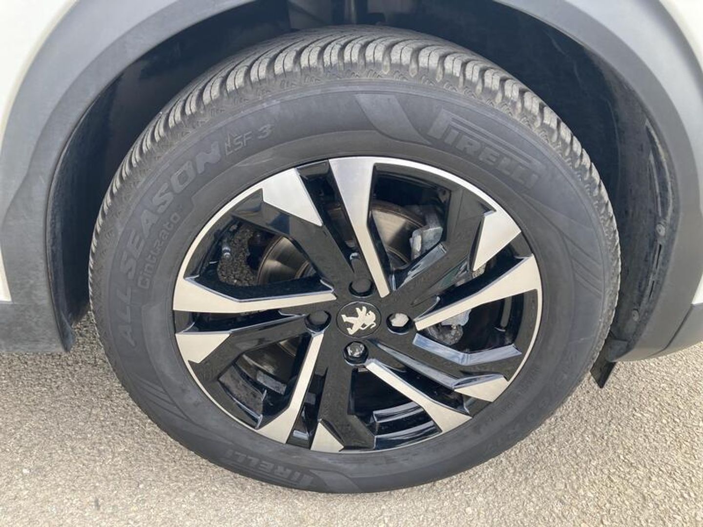 Peugeot 2008 PureTech 130 S&S Allure Pack EAT8 96 kW (130 CV)