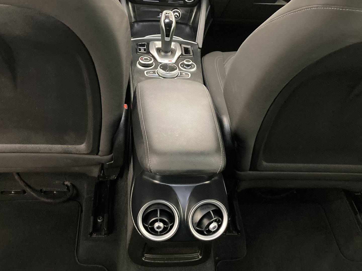 Alfa Romeo Stelvio 2.2 Diésel Super RWD 118 kW (160 CV)