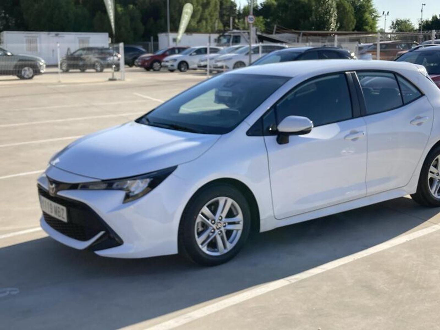 Toyota Corolla 1.8 125 Híbrido Active Tech E-CVT 90 kW (122 CV) Blanco Compact