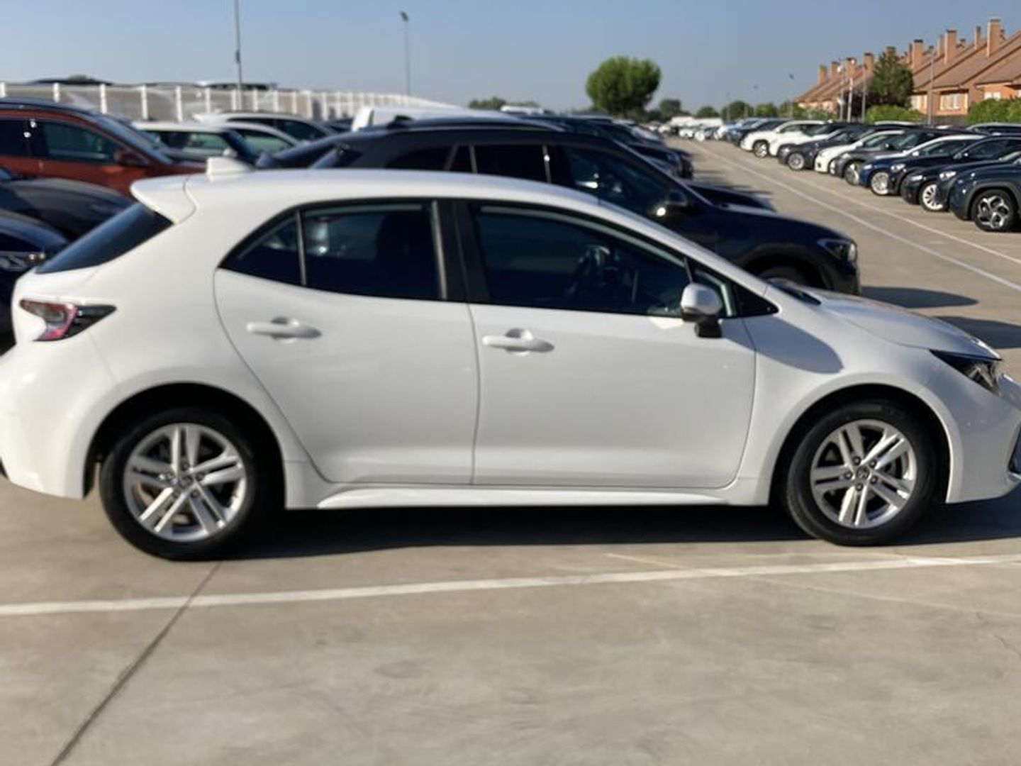 Toyota Corolla 1.8 125 Híbrido Active Tech E-CVT 90 kW (122 CV)