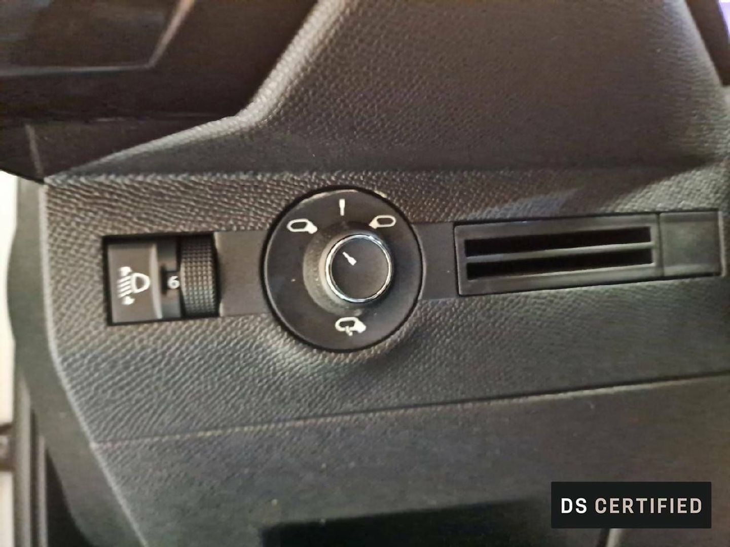 DS DS7 Crossback BlueHDi 130 Performance Line Auto 96 kW (130 CV)