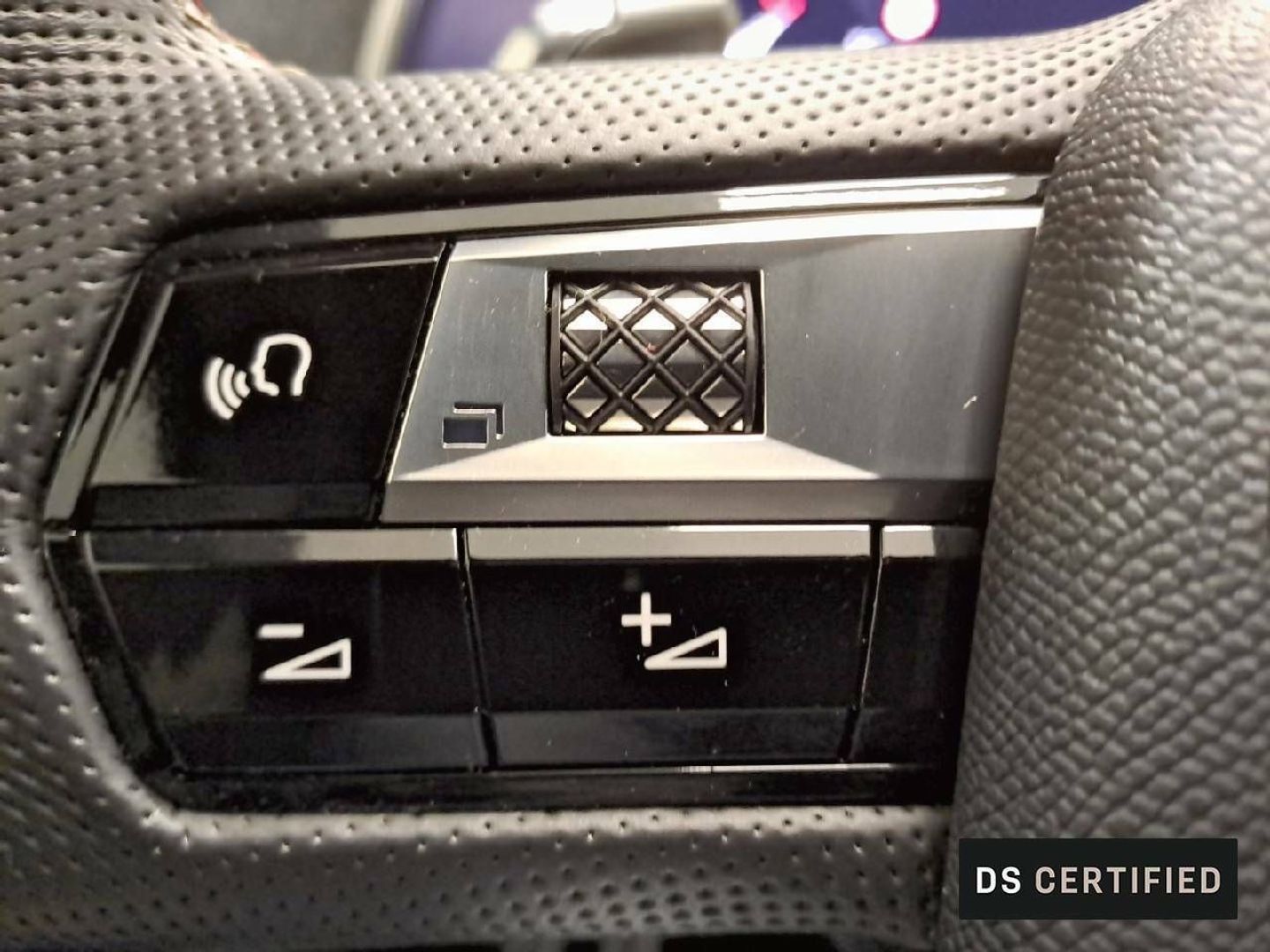 DS DS7 Crossback BlueHDi 130 Performance Line Auto 96 kW (130 CV)