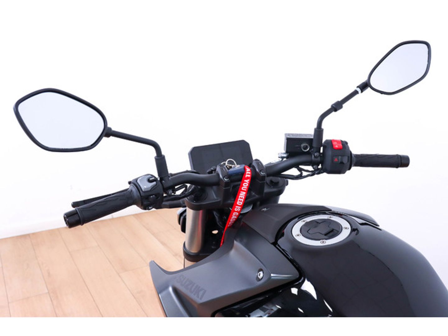 Suzuki GSX-8S