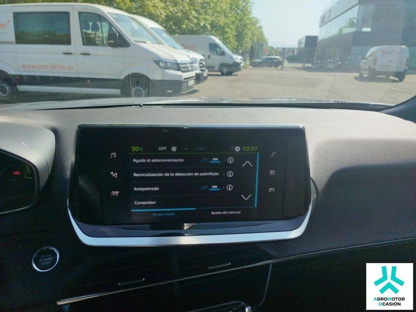 Peugeot e-2008 Eléctrico Allure 100 kW (136 CV)