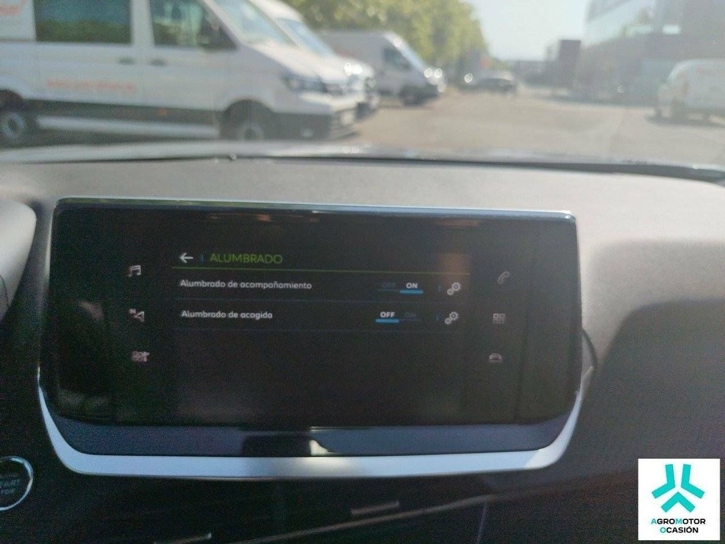 Peugeot e-2008 Eléctrico Allure 100 kW (136 CV)